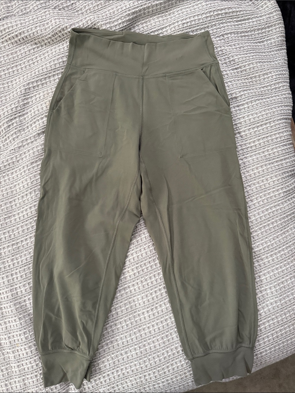 Lululemon Align High-Waist Cropped Olive Active Joggers